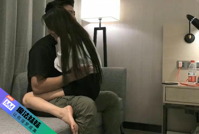 約了個白衣清純甜美妹子，舌吻互摸口交上位騎乘抽插猛操.png